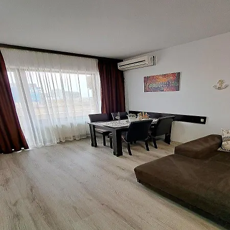 Apartment Cristina Eric